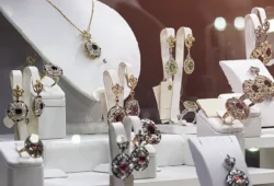 Jewellery Brands’ Q1 FY26 Sales Shine Despite Rising Gold Prices: Key Insights from Titan, PN Gadgil, and Senco Gold